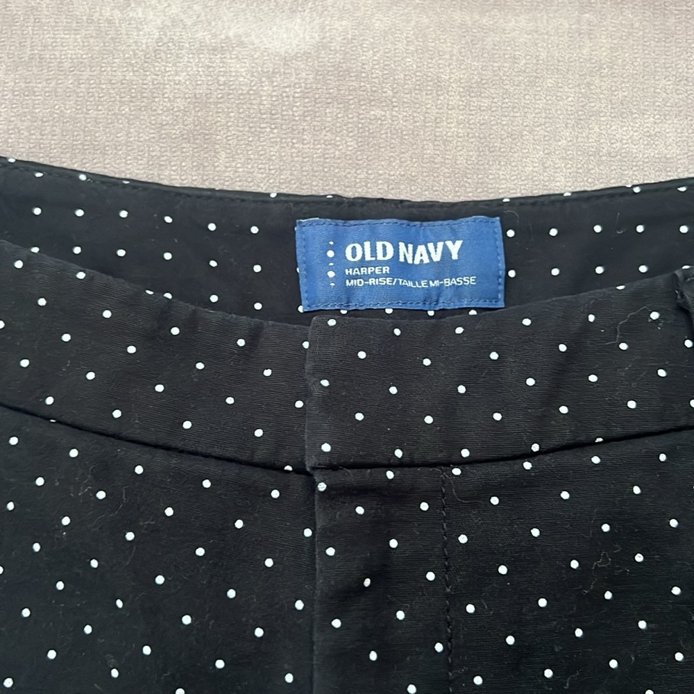 Old Navy “Harper” Black & white Capris - Picture 2 of 6